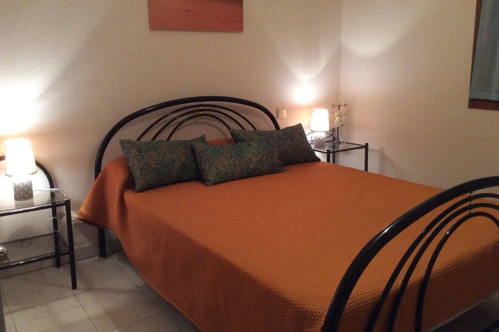 Photo of Bedroom in Saint-Rome-de-Tarn