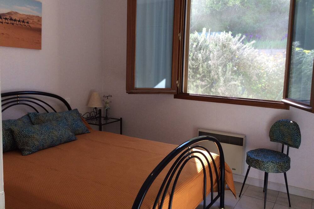 Photo of Bedroom in Saint-Rome-de-Tarn