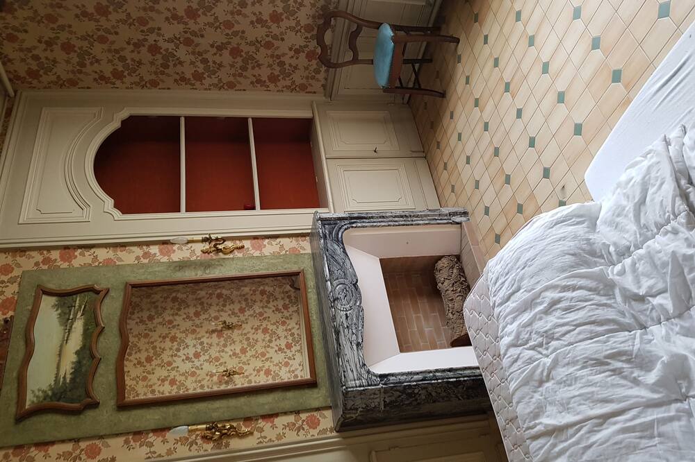 Photo of Bedroom in Luynes