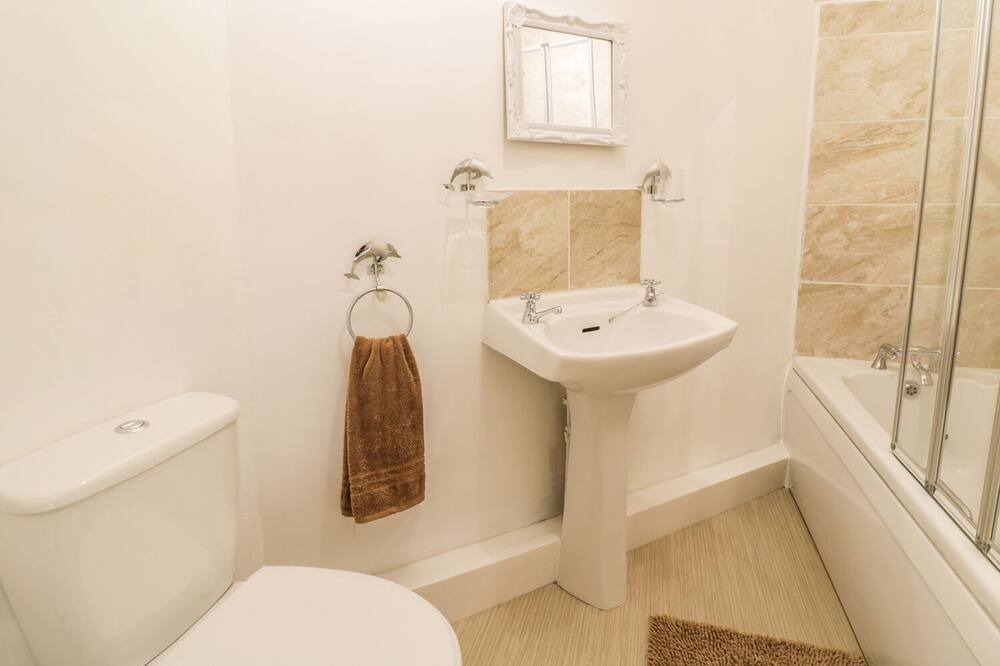 Photo of Bathroom in Denbigh