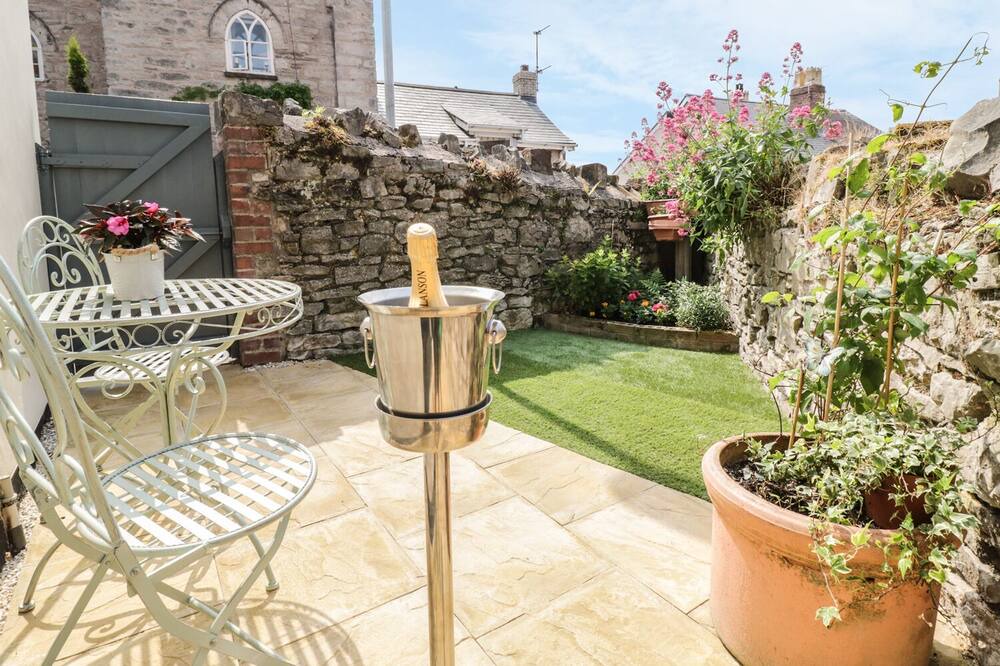 Photo of Patio Balcony in Denbigh