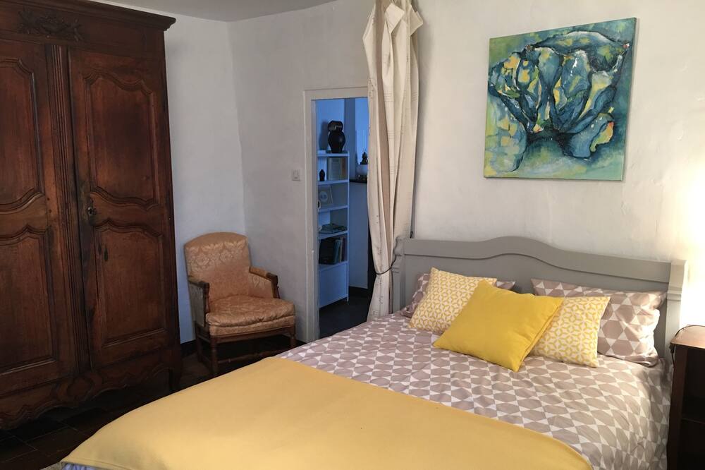 Photo of Bedroom in Mars