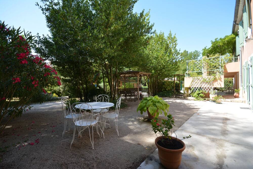 Photo of Outdoor in Avignon