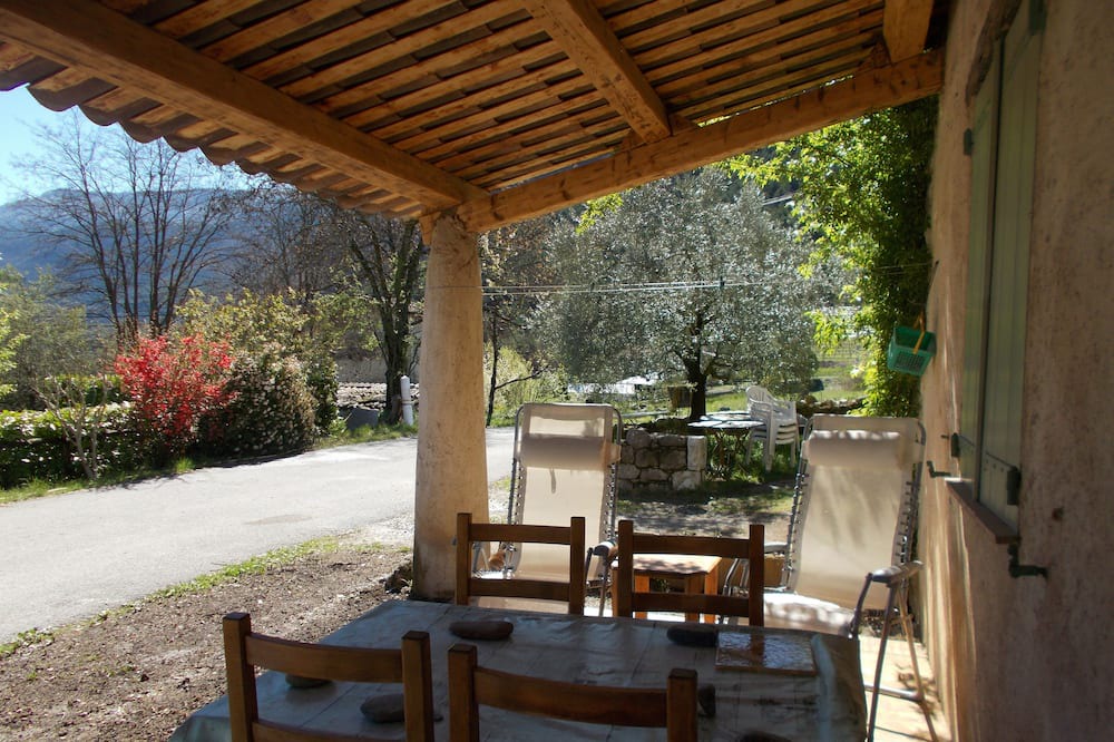 Photo of Patio Balcony in Entrevaux