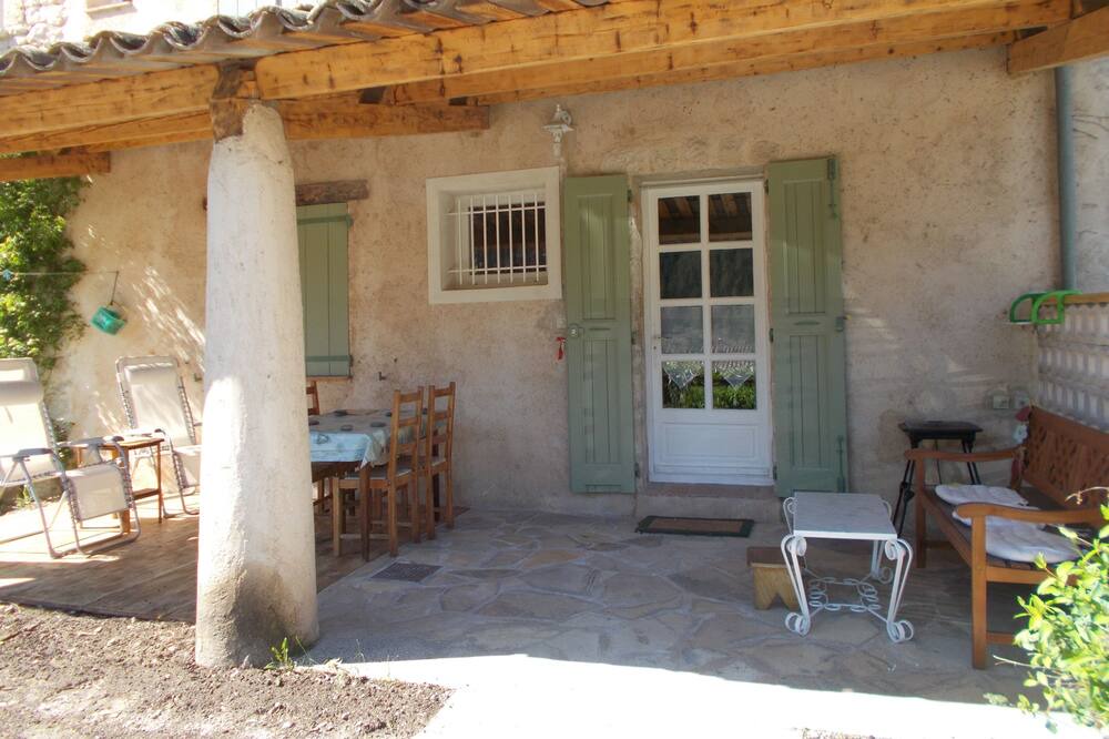 Photo of Patio Balcony in Entrevaux