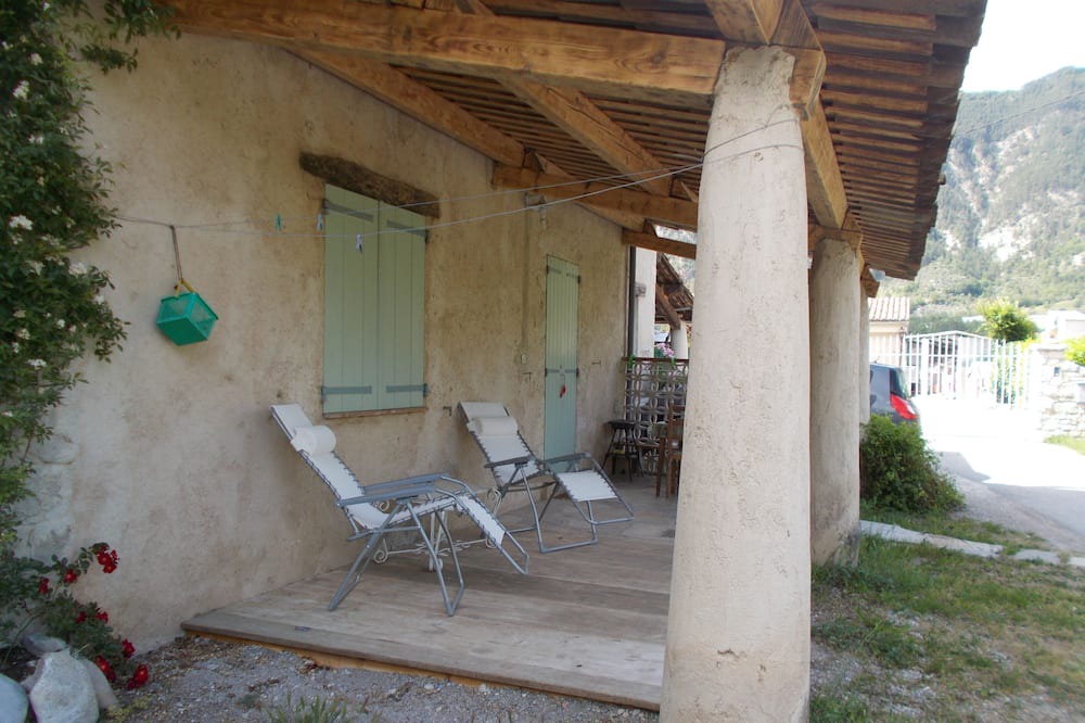 Photo of Patio Balcony in Entrevaux