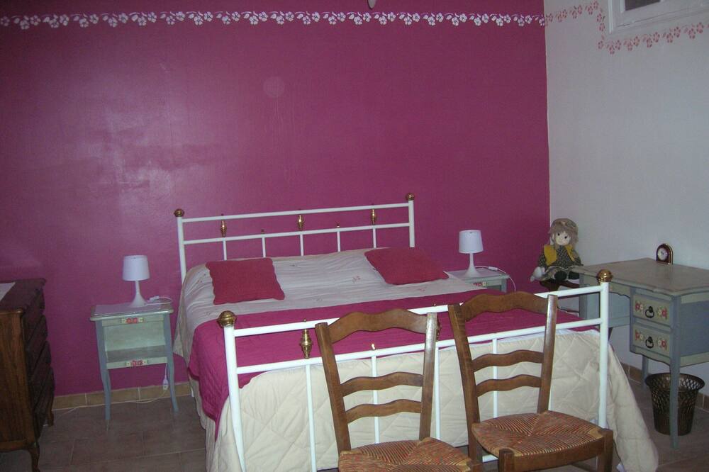 Photo of Bedroom in Entrevaux