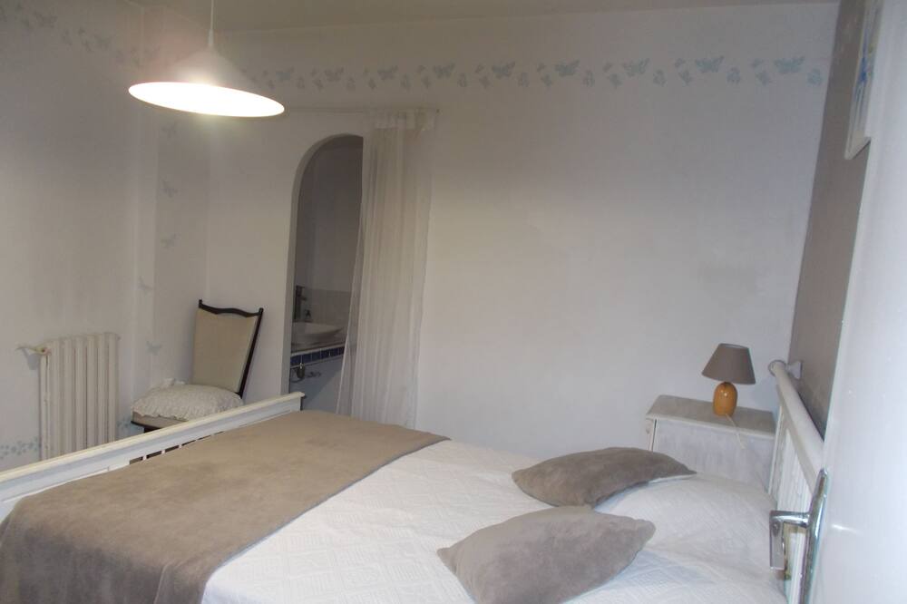 Photo of Bedroom in Entrevaux