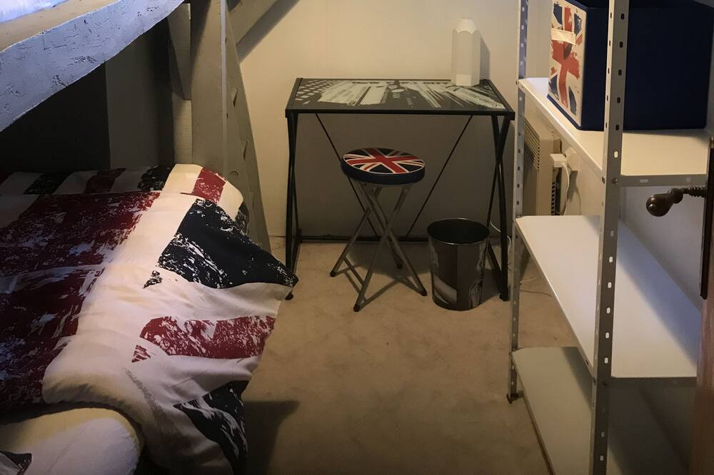 Photo of Bedroom in Bourgougnague