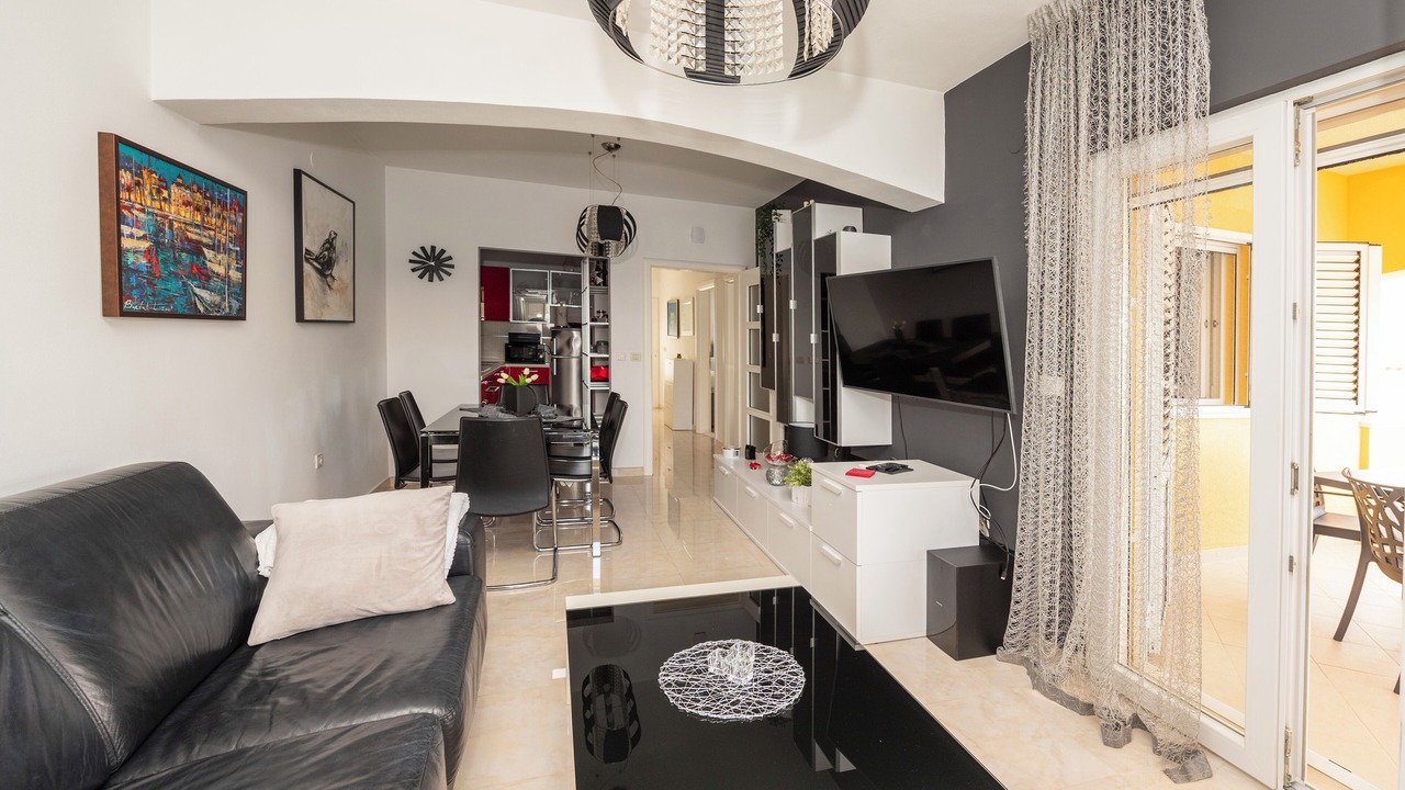 Photo of Livingroom in Okrug Donji