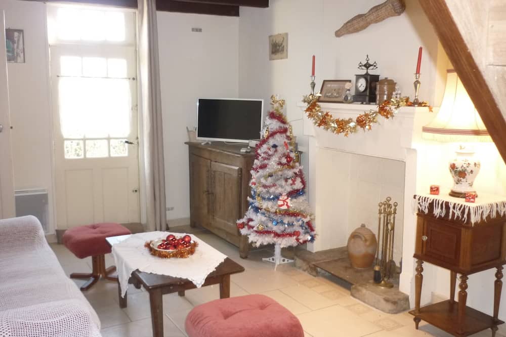 Photo of Livingroom in Puy-de-Serre