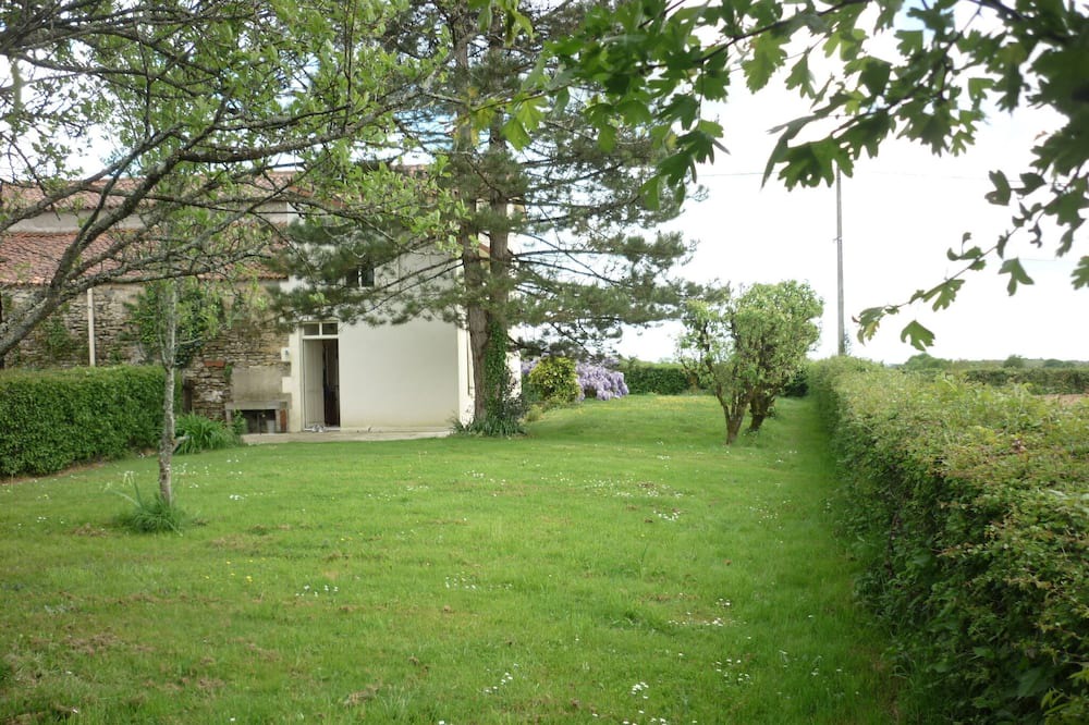 Photo of Outdoor in Puy-de-Serre