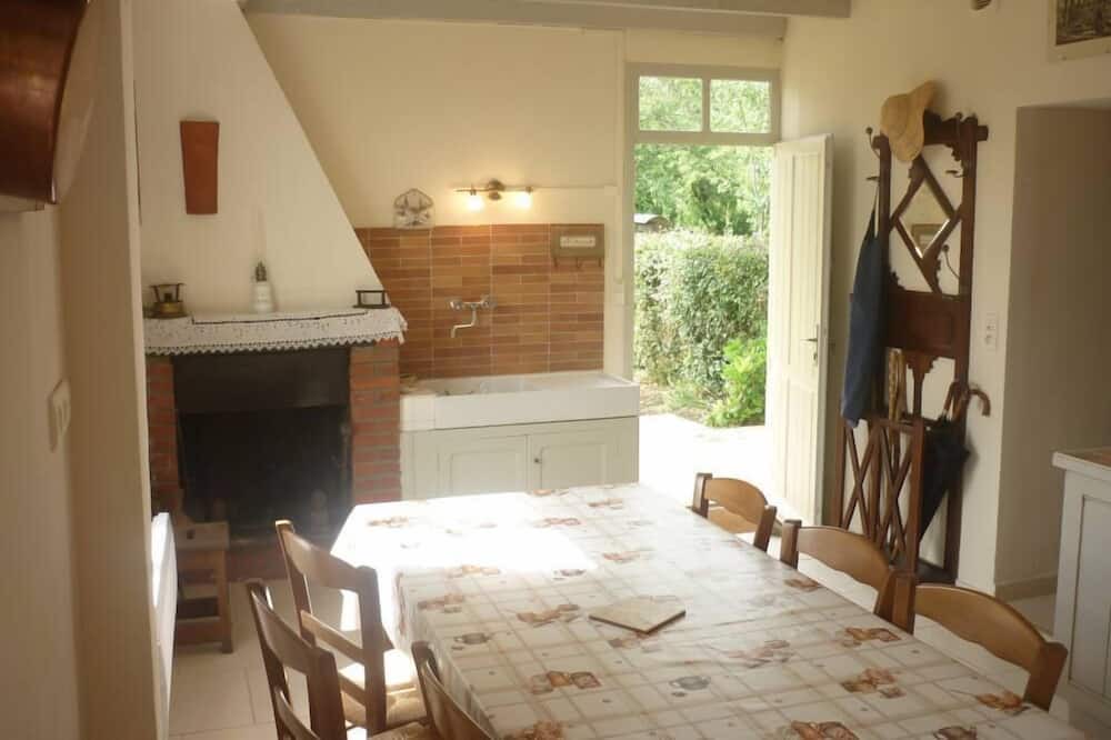 Photo of Livingroom in Puy-de-Serre