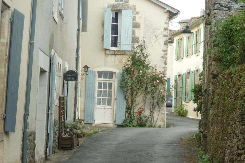 Photo of Outdoor in Puy-de-Serre