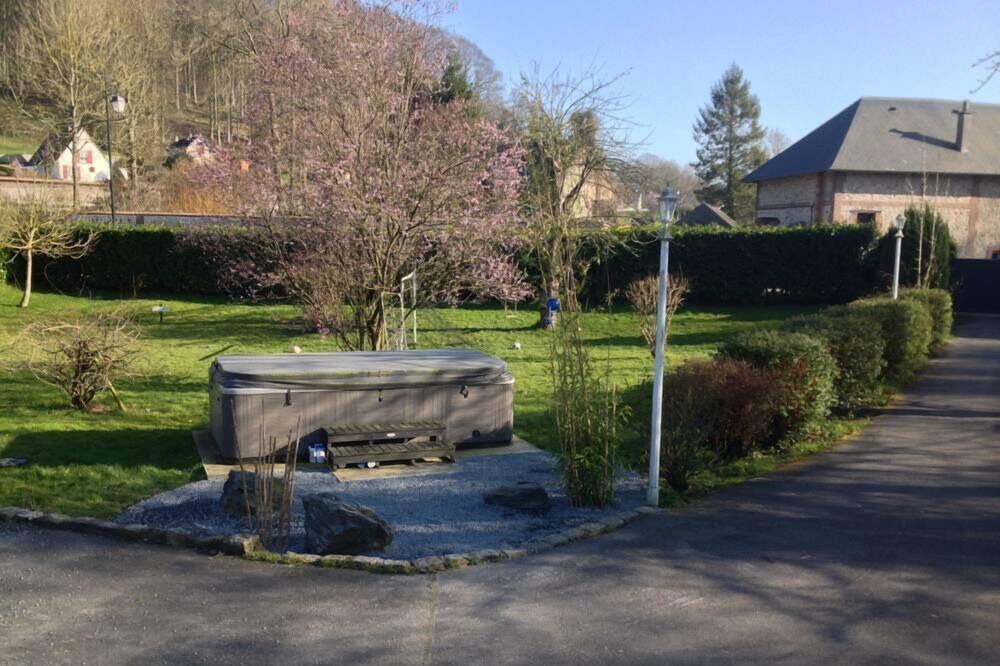 Photo of Outdoor in Ganzeville