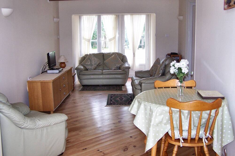 Photo of Livingroom in Le Poire-sur-Velluire