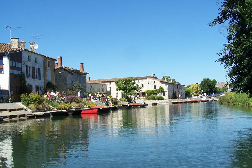 Photo of Others in Le Poire-sur-Velluire