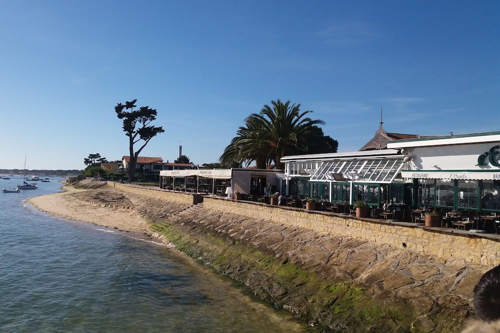 Photo of Others in Le Canon