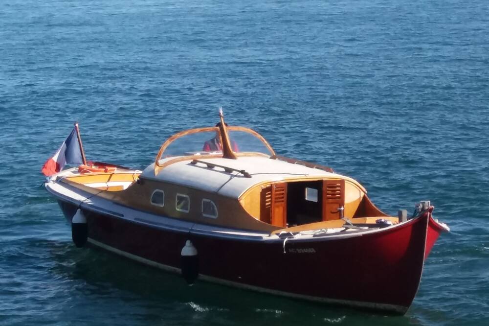 Photo of Others in Le Canon