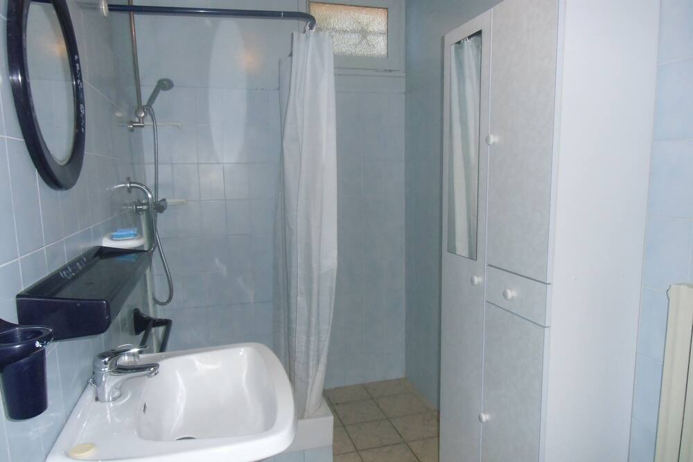 Photo of Bathroom in Le Canon