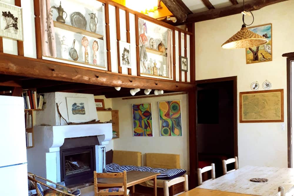 Photo of Livingroom in Plaisians