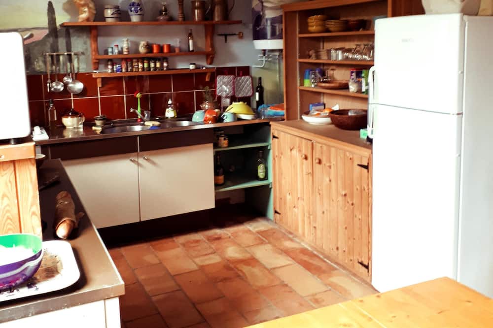 Photo of Kitchen in Plaisians