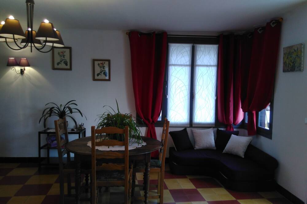 Photo of Livingroom in Lablachere
