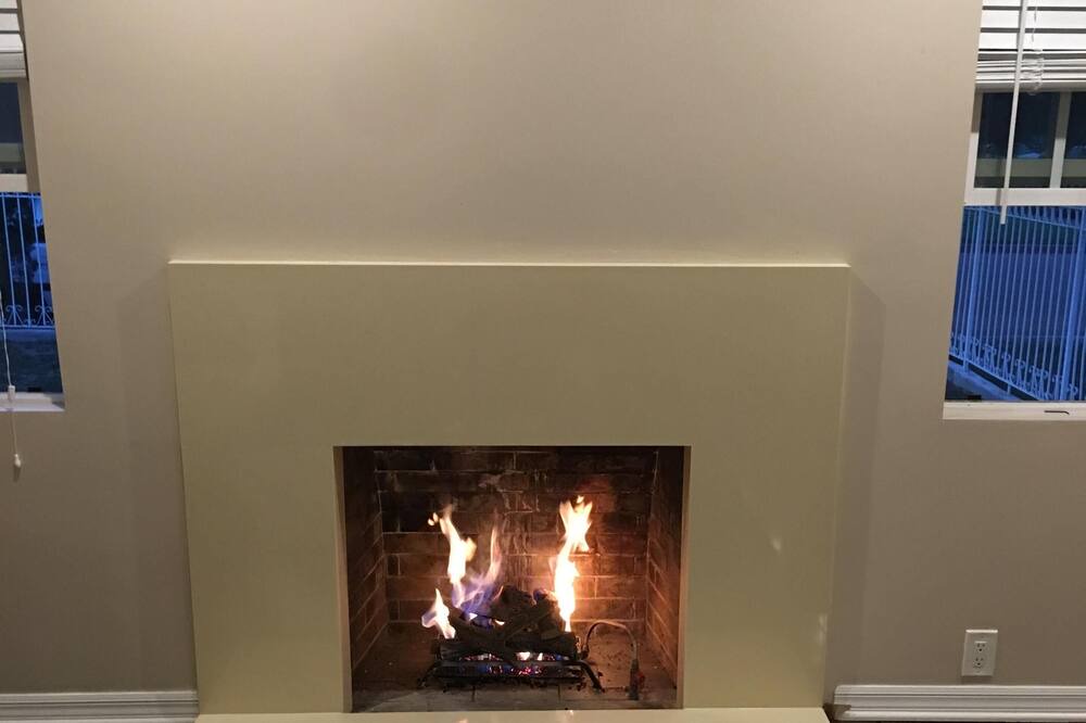 Photo of Livingroom in Lakewood Village