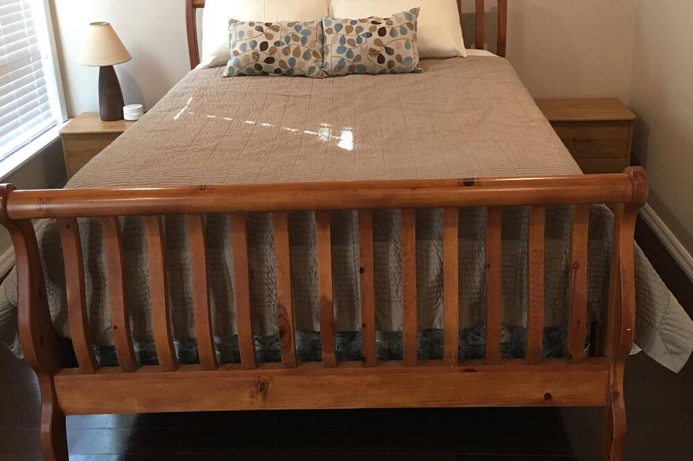 Photo of Bedroom in Lakewood Village
