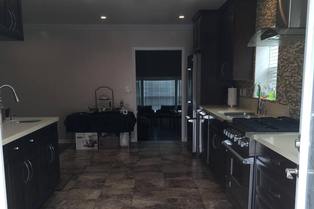 Photo of Kitchen in Lakewood Village
