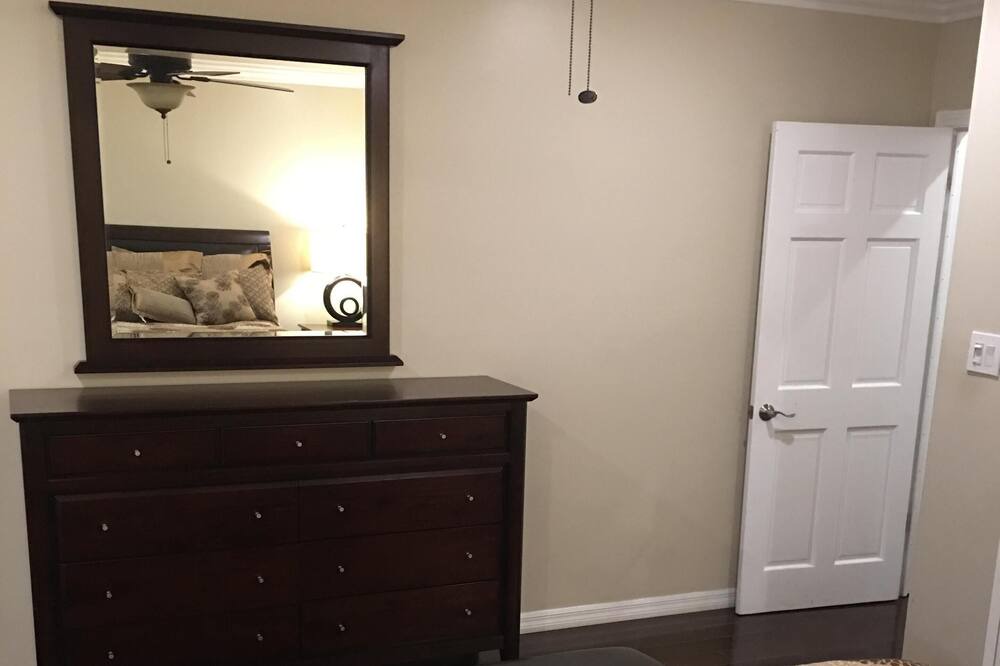 Photo of Bedroom in Lakewood Village