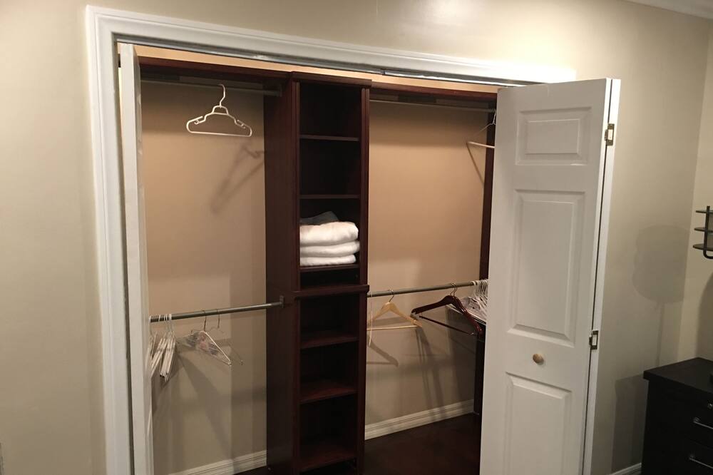 Photo of Bedroom in Lakewood Village