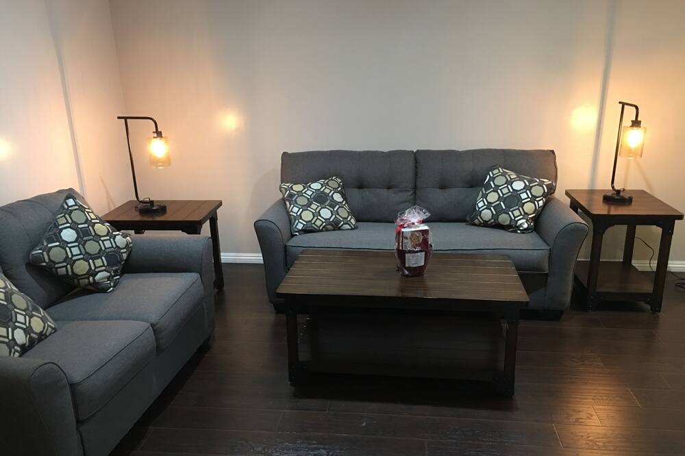 Photo of Livingroom in Lakewood Village