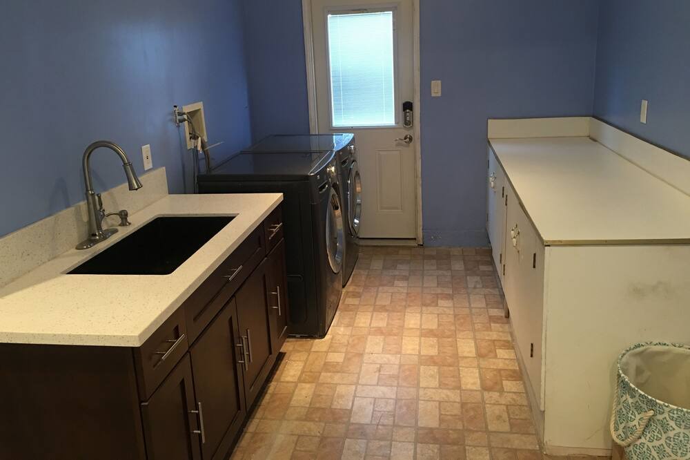 Photo of Bedroom in Lakewood Village