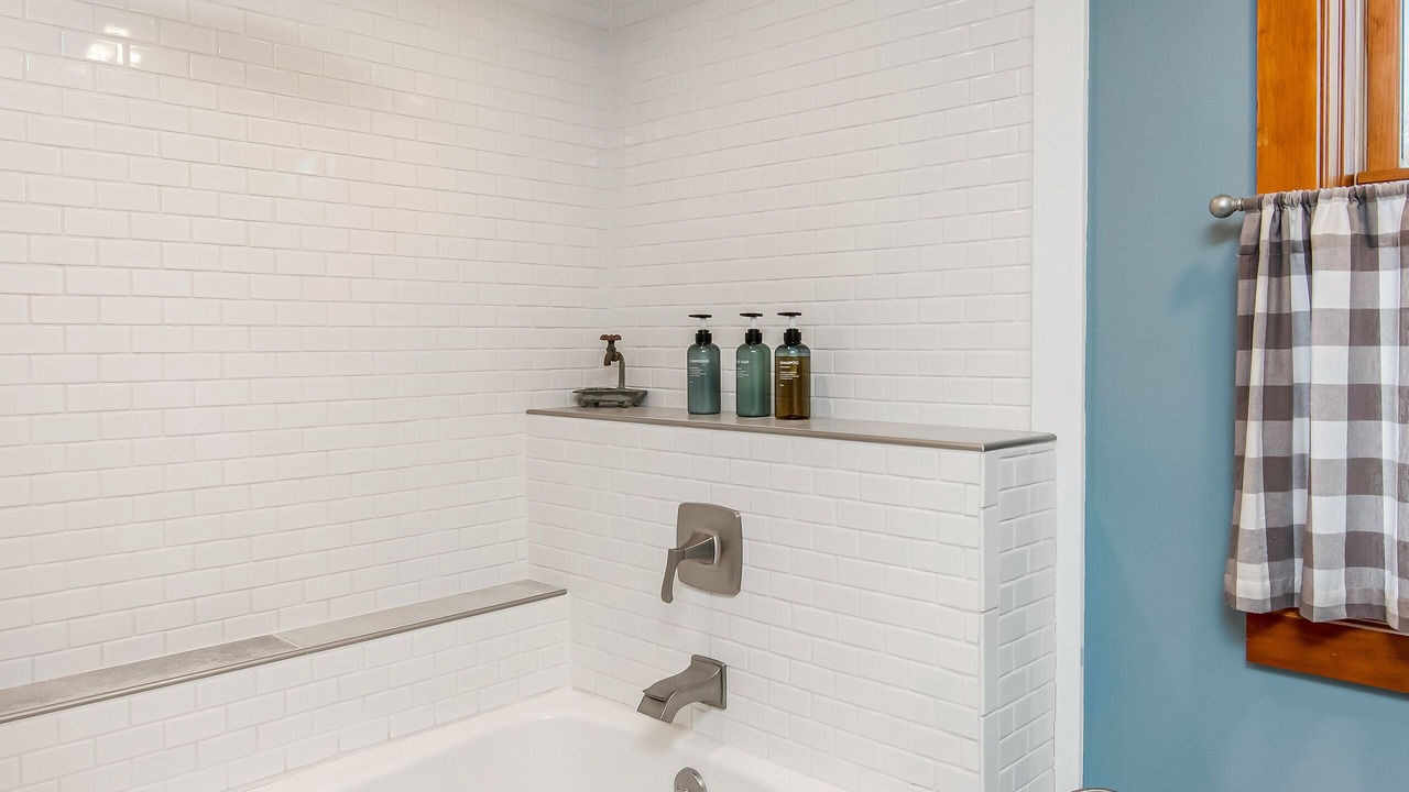 Photo of Others in Malletts Bay