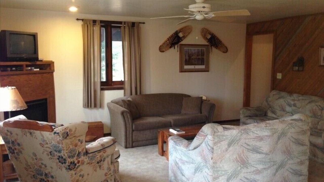 Photo of Livingroom in Stambaugh