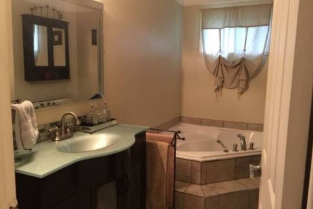 Photo of Bathroom in Vaudreuil