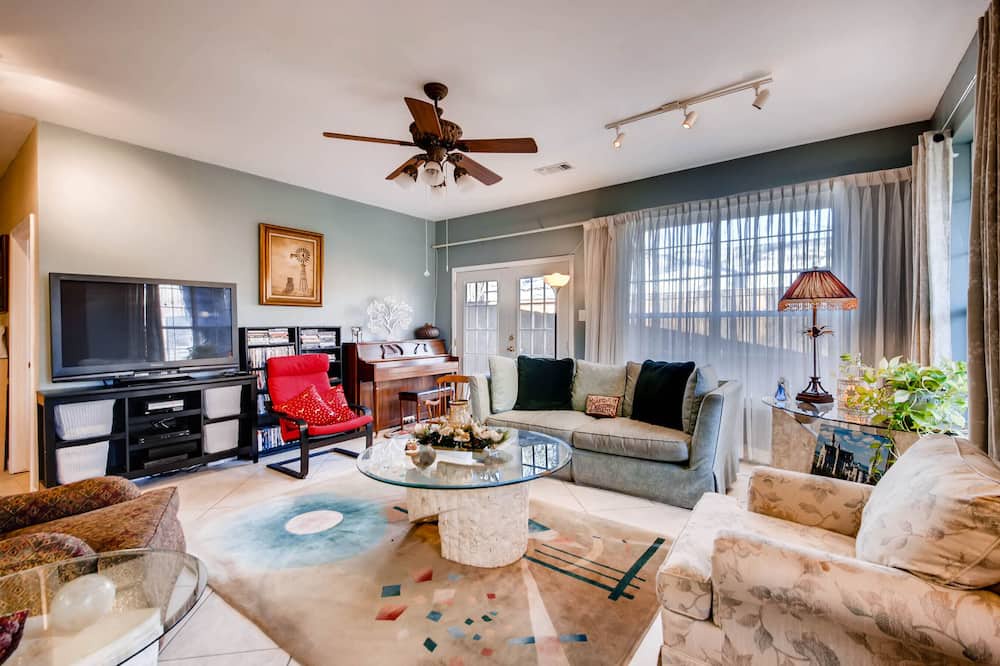Photo of Livingroom in McKinney
