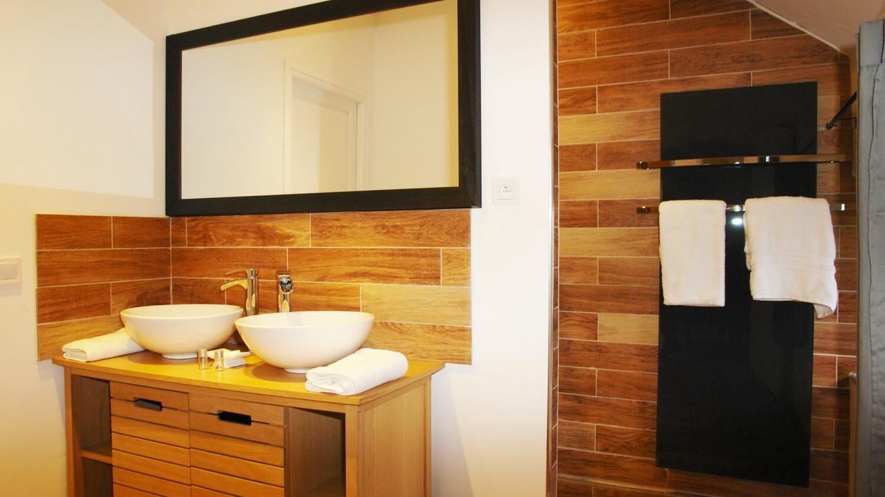 Photo of Bathroom in Janvry