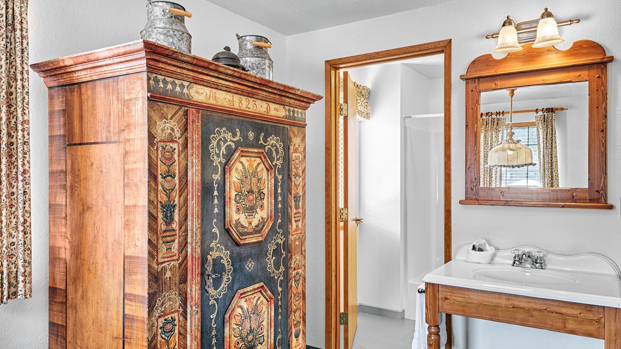 Photo of Bedroom in Leavenworth