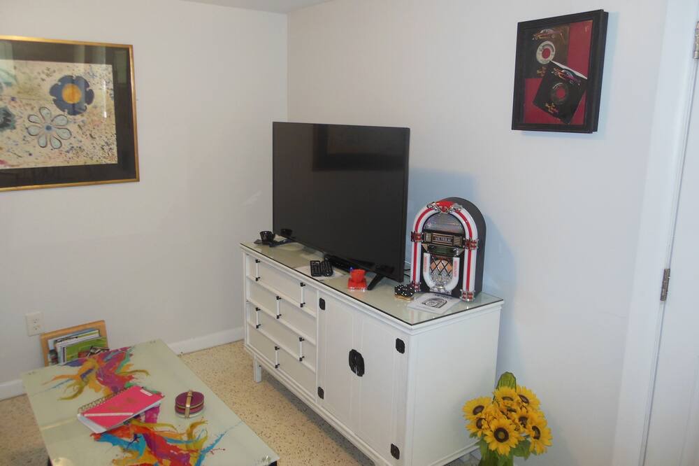 Photo of Livingroom in Downtown Historic District
