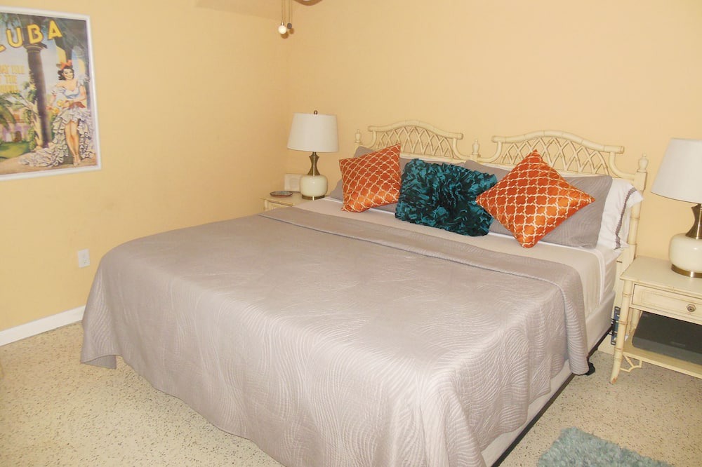 Photo of Bedroom in Downtown Historic District