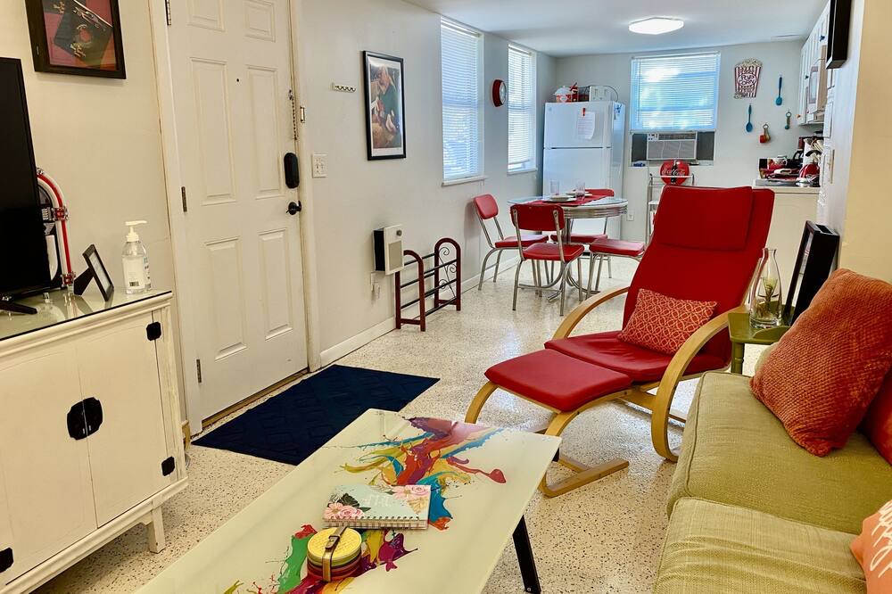 Photo of Livingroom in Downtown Historic District
