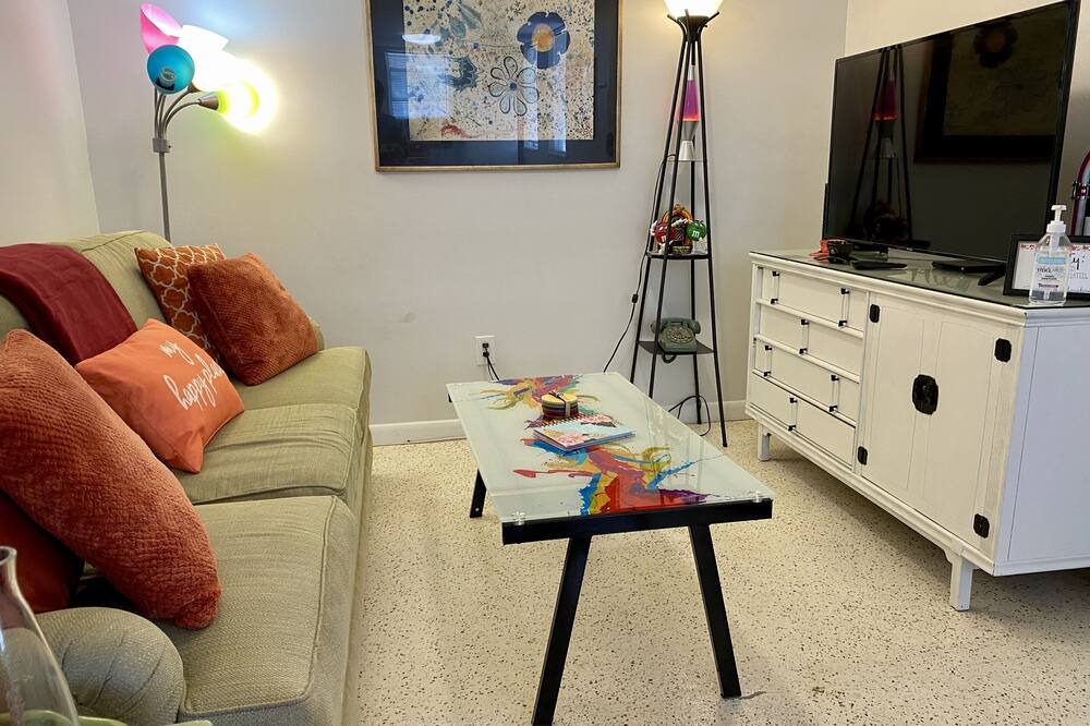Photo of Livingroom in Downtown Historic District