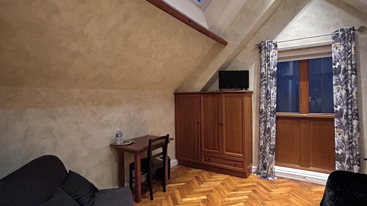 Photo of Bedroom in Merris