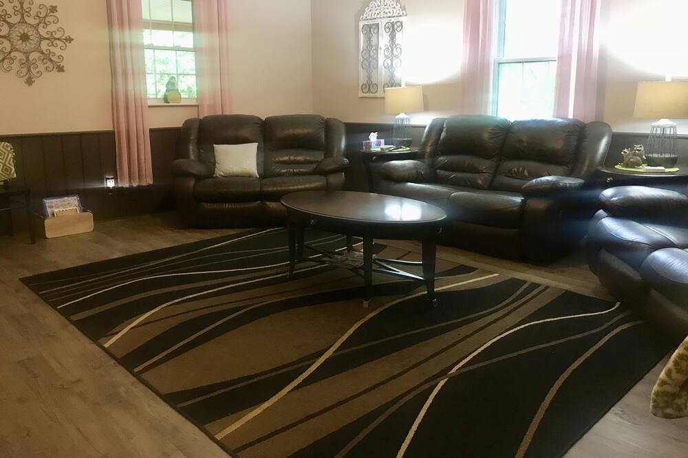 Photo of Livingroom in Ashburn