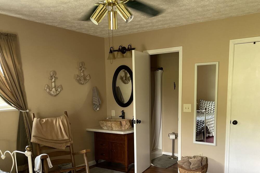 Photo of Bedroom in Bean Station
