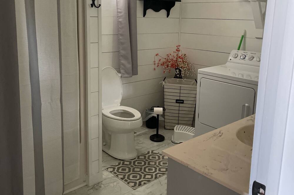 Photo of Bathroom in Bean Station