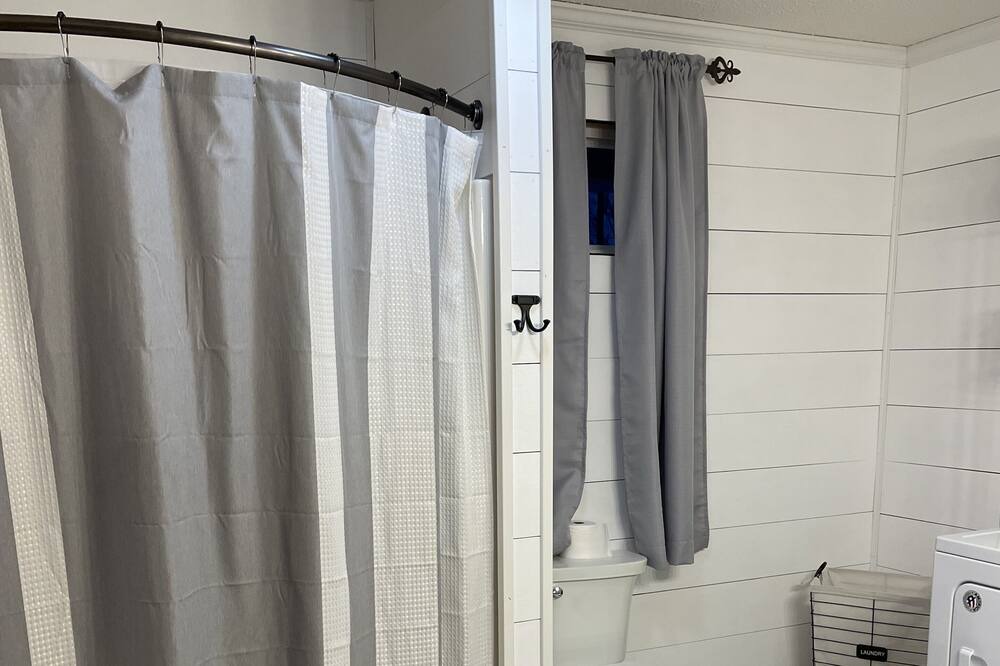 Photo of Bathroom in Bean Station