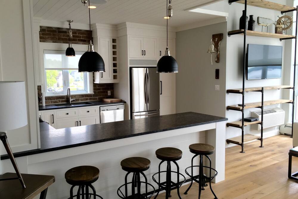 Photo of Kitchen in Queens Square